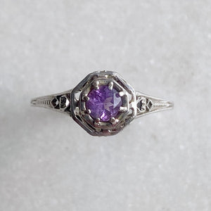 18K White Gold Edwardian Ring with Amethyst