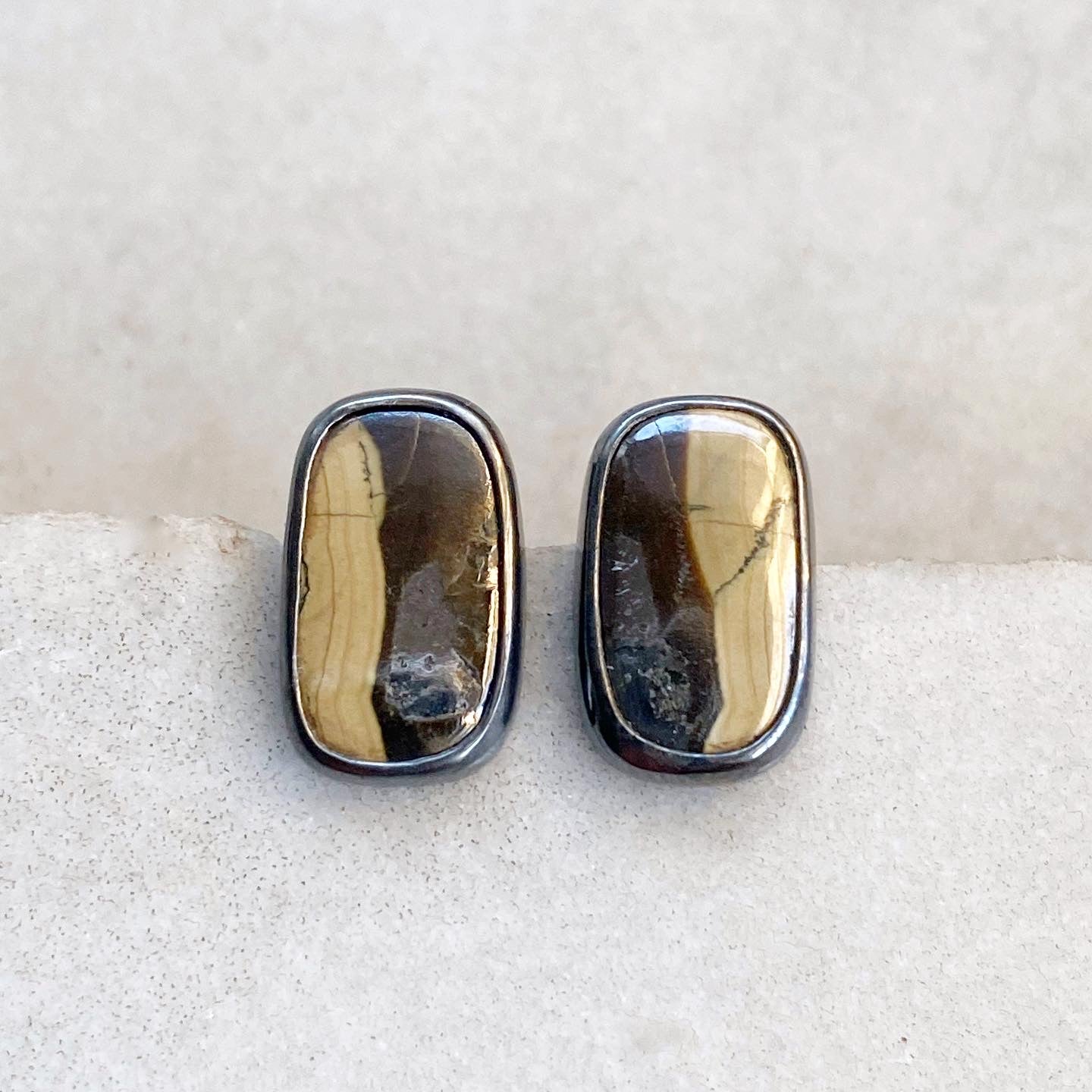 Schalenblende Galena Stud Earrings